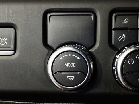 Used 2024 GMC Sierra 1500 Denali RWD image 18