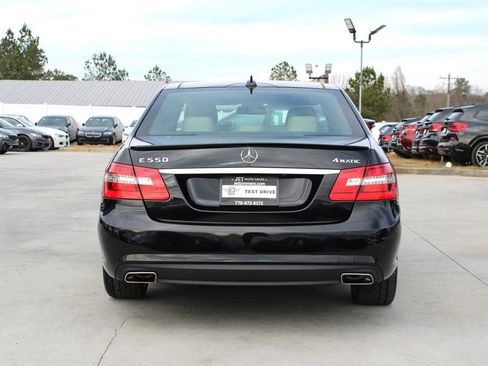 Used 2011 Mercedes-Benz E 550 4MATIC Sedan image 6
