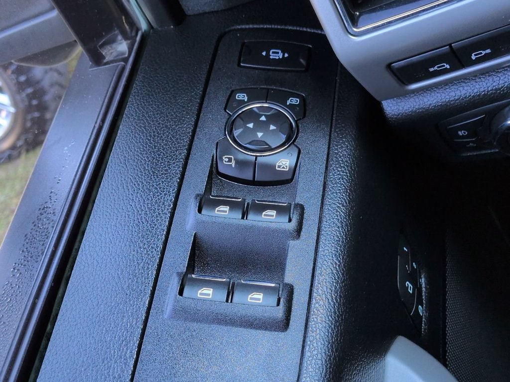 Used 2019 Ford F250 Lariat w/ Lariat Ultimate Package AWD/4WD image 25