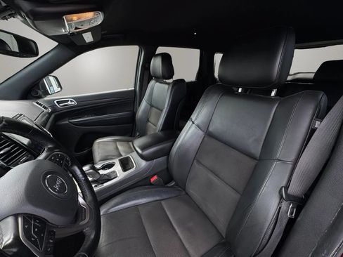 Used 2019 Jeep Grand Cherokee Altitude RWD image 10
