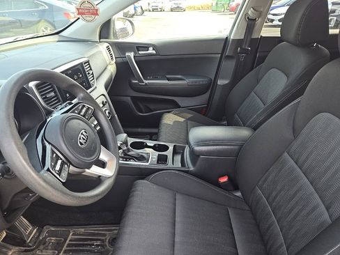 Used 2020 Kia Sportage LX image 11