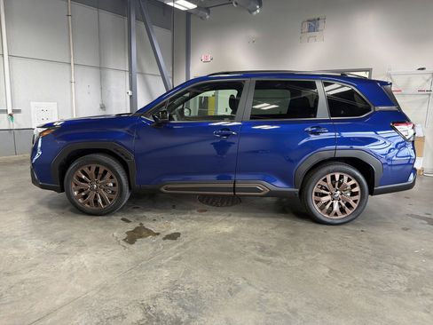 Used 2025 Subaru Forester Sport w/ Popular Package #1 AWD/4WD image 3