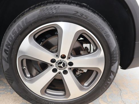 Used 2019 Mercedes-Benz GLC 300 w/ Premium Package image 10