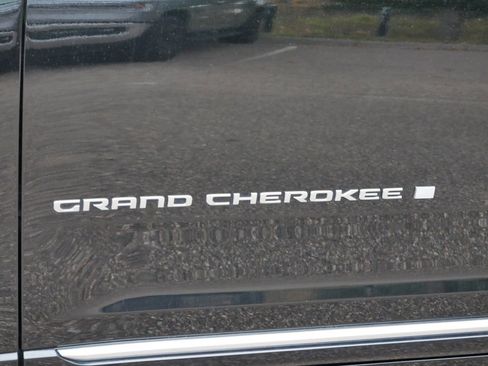 Certified 2022 Jeep Grand Cherokee L Summit w/ Advanced Protech Group IV image 81