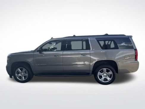 Used 2017 Chevrolet Suburban LT w/ Luxury Package RWD image 7