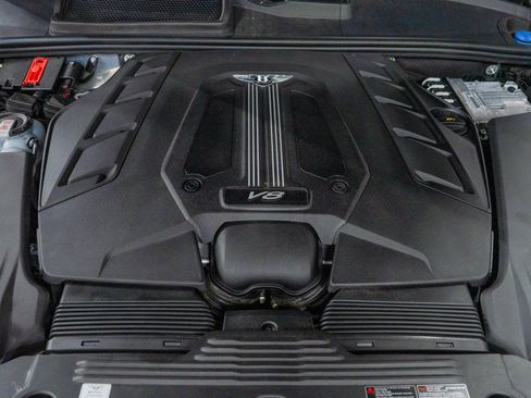 Used 2024 Bentley Bentayga Extended Wheelbase image 11