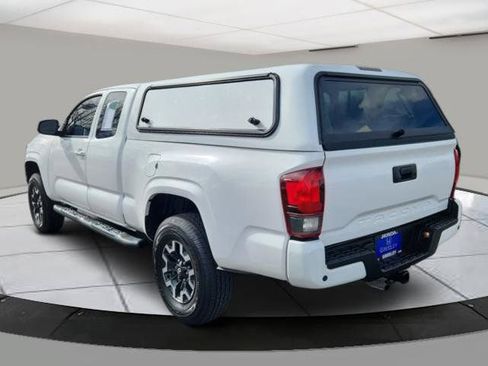 Used 2019 Toyota Tacoma SR w/ SR Convenience Package image 3
