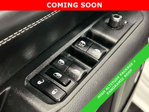 Used 2023 Jeep Compass High Altitude AWD/4WD image 17