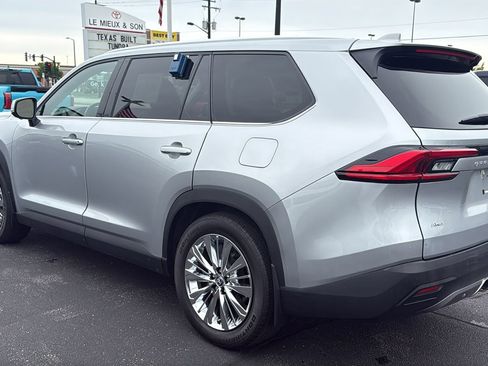 Certified 2024 Toyota Grand Highlander AWD image 5