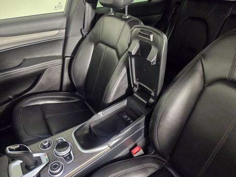Used 2023 Alfa Romeo Stelvio Ti AWD/4WD image 21