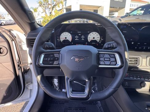 Certified 2025 Ford Mustang Coupe image 21