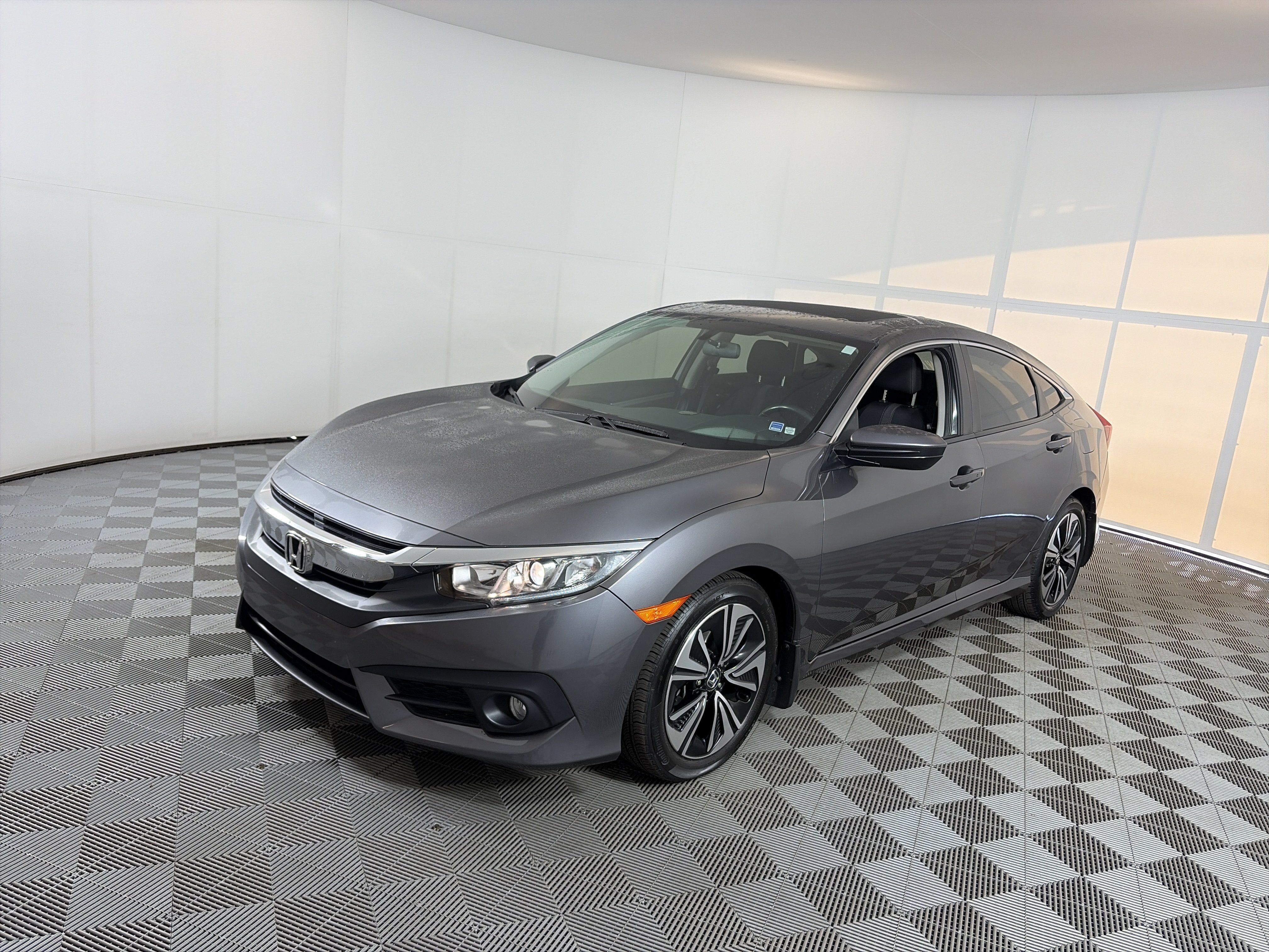 Used 2018 Honda Civic EX-T image 31