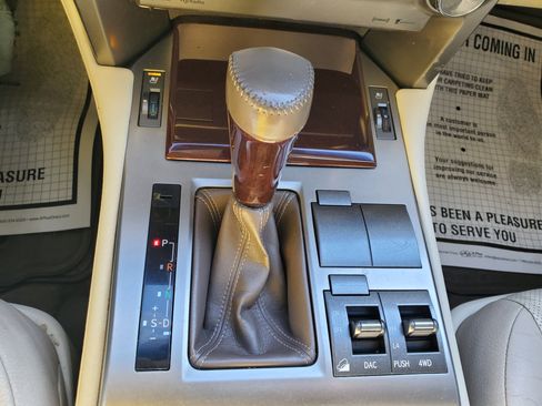 Used 2015 Lexus GX 460 image 29