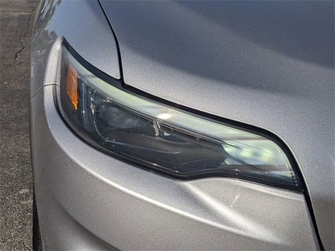 Certified 2019 Jeep Cherokee Latitude w/ Popular Appearance Group image 8