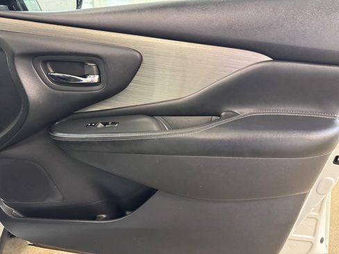 Used 2015 Nissan Murano S image 25