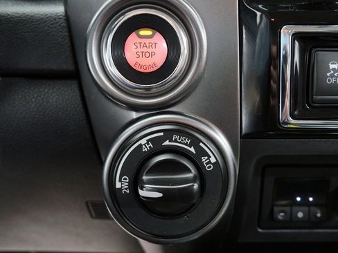 Used 2017 Nissan Titan Platinum Reserve AWD/4WD image 28