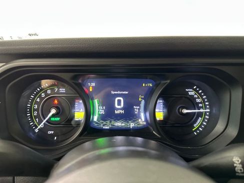 Used 2024 Jeep Wrangler Unlimited w/ Convenience Group image 17