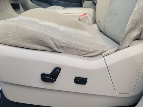 Used 2015 Dodge Grand Caravan SXT w/ UConnect Hands-Free Group image 21