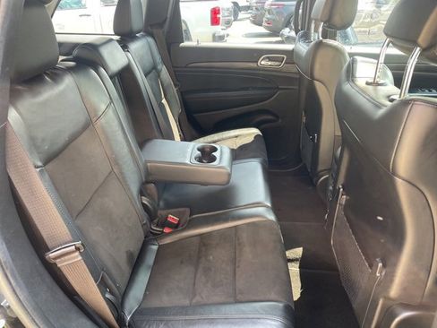 Certified 2022 Jeep Grand Cherokee Laredo X image 17