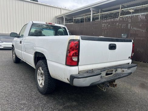 Used 2006 Chevrolet Silverado 1500 W/T RWD image 3