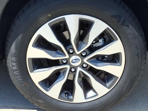 Certified 2025 Subaru Outback Limited AWD/4WD image 11