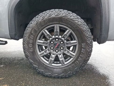 Used 2024 GMC Sierra 1500 AT4X image 32