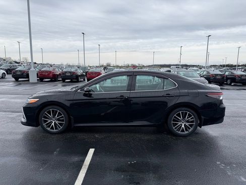 Used 2021 Toyota Camry XLE w/ Navigation Package image 38