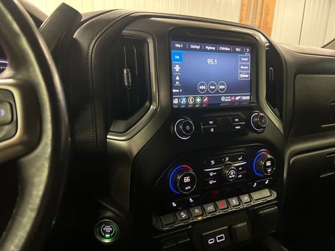 Certified 2021 Chevrolet Silverado 1500 LT Trail Boss w/ Convenience Package II AWD/4WD image 22