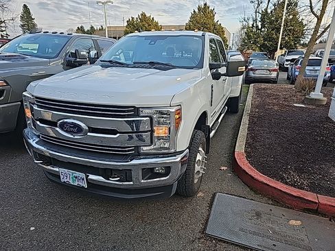 Used 2019 Ford F350 Lariat w/ Tow Technology Bundle image 1