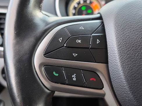 Used 2020 Jeep Cherokee Limited w/ Technology Group image 26