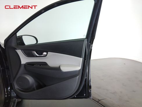 Used 2022 Hyundai Kona Limited image 33