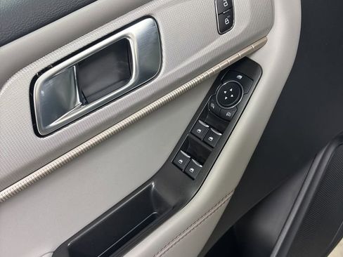 New 2026 Ford Explorer Active w/ Active Comfort Package image 18