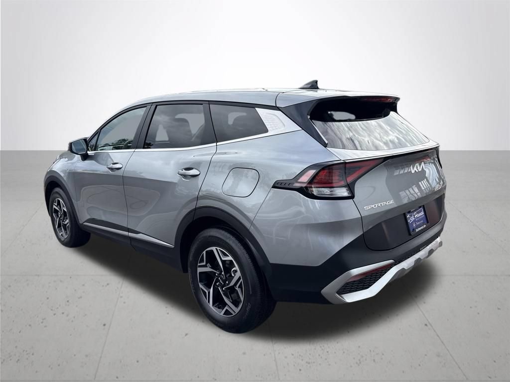 Used 2025 Kia Sportage LX AWD/4WD image 9