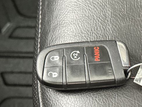 Used 2020 Jeep Renegade Limited w/ UConnect 8.4 Nav Group AWD/4WD image 40