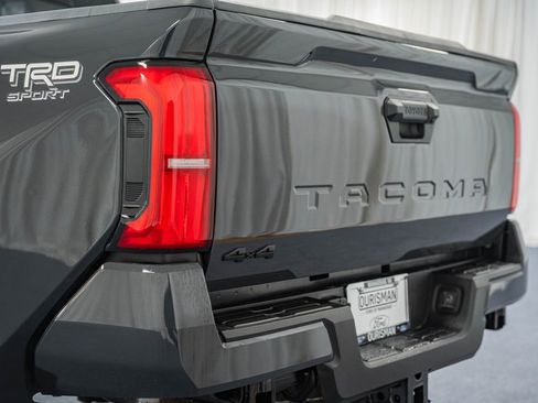 Used 2025 Toyota Tacoma TRD Sport AWD/4WD image 6
