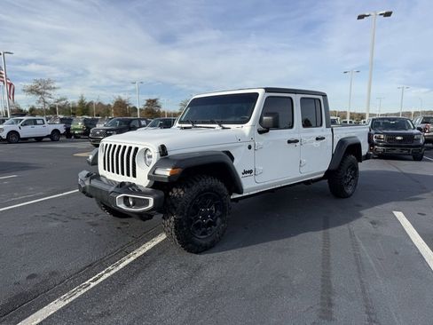 Used 2023 Jeep Gladiator Sport w/ Trailer Tow Package image 3