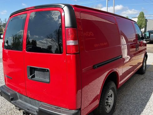 Used 2019 Chevrolet Express 3500 w/ Driver Convenience Package image 5
