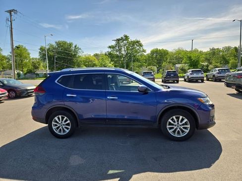 Used 2019 Nissan Rogue SV AWD/4WD image 5
