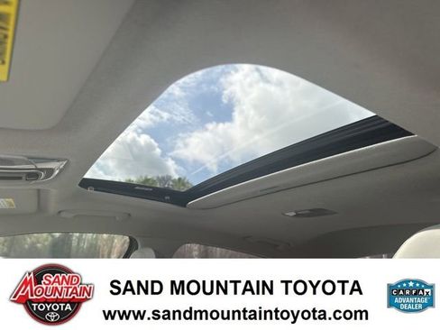 Used 2023 Hyundai Elantra Limited FWD image 16