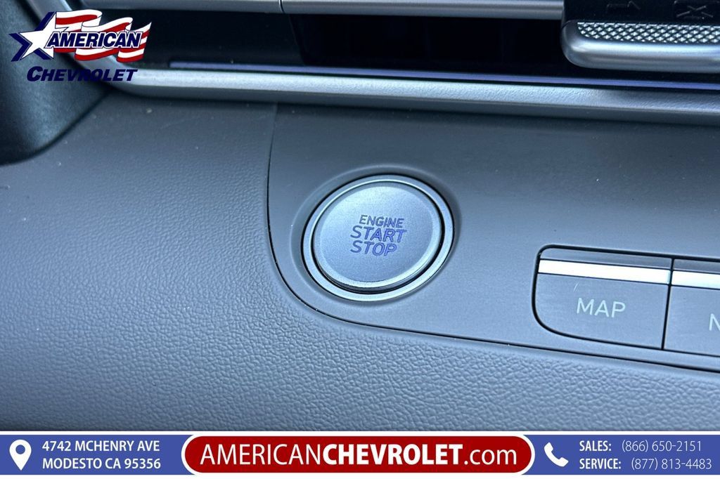 Used 2025 Hyundai Elantra SEL FWD image 30