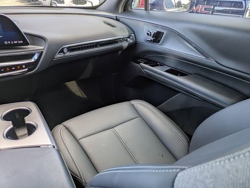 Certified 2024 Cadillac Lyriq Tech w/ Driver Assist Package image 18