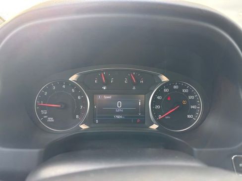 Certified 2023 GMC Acadia SLE w/ Driver Convenience Package image 9