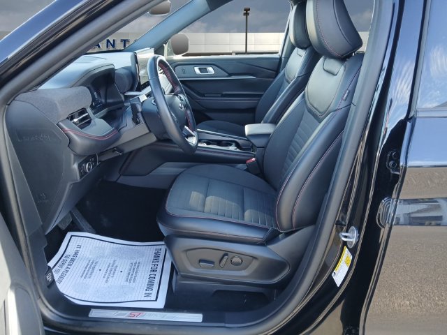 Certified 2025 Ford Explorer ST-Line AWD/4WD image 9