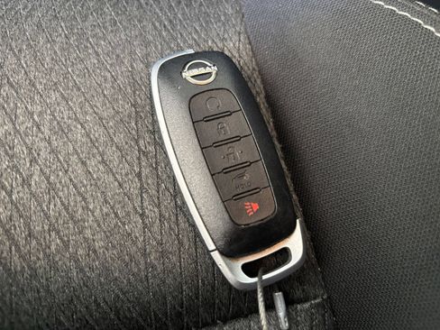 Used 2025 Nissan Rogue SV FWD image 21