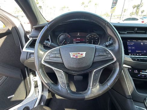 Used 2020 Cadillac XT5 Premium Luxury FWD image 10