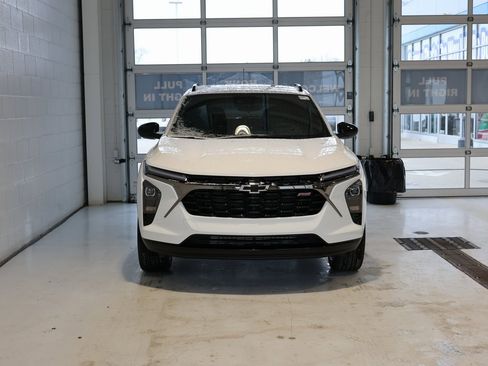 New 2026 Chevrolet Trax RS w/ Sunroof Package image 5