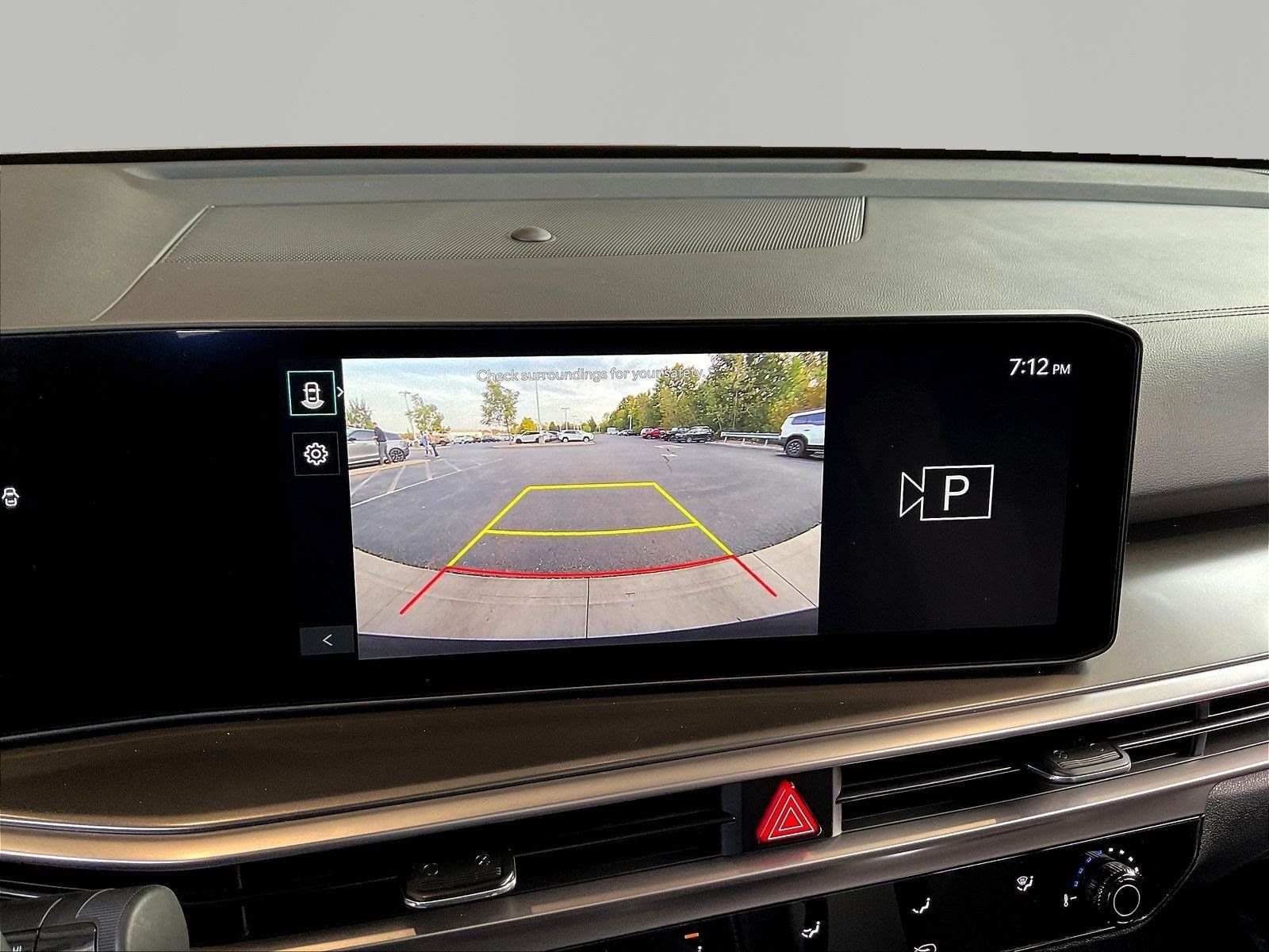 Used 2025 Kia Sorento LX FWD image 14