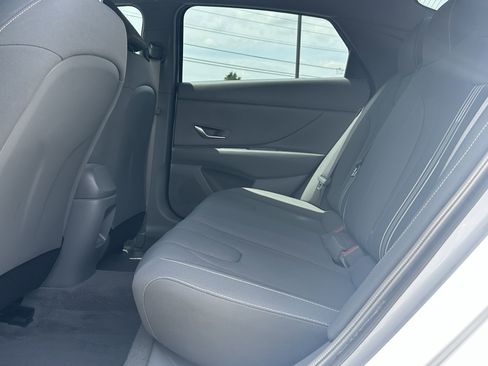 Used 2024 Hyundai Elantra SEL FWD image 19