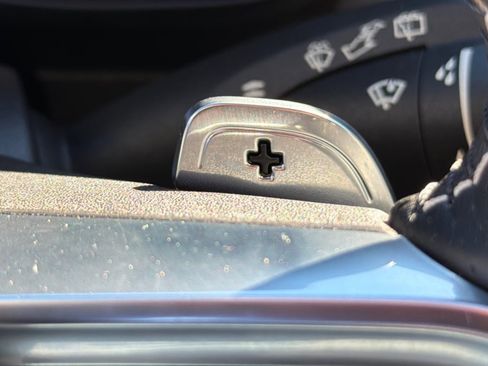 Used 2019 Volvo XC40 T5 Momentum image 37