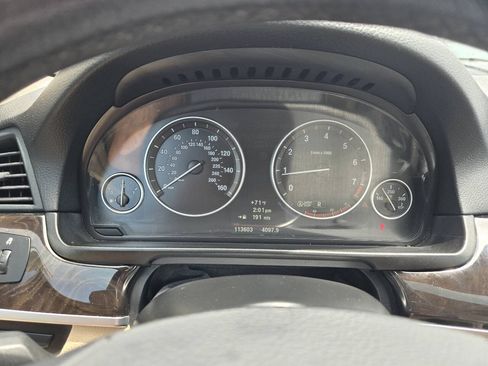 Used 2013 BMW 535i xDrive Sedan AWD/4WD image 25